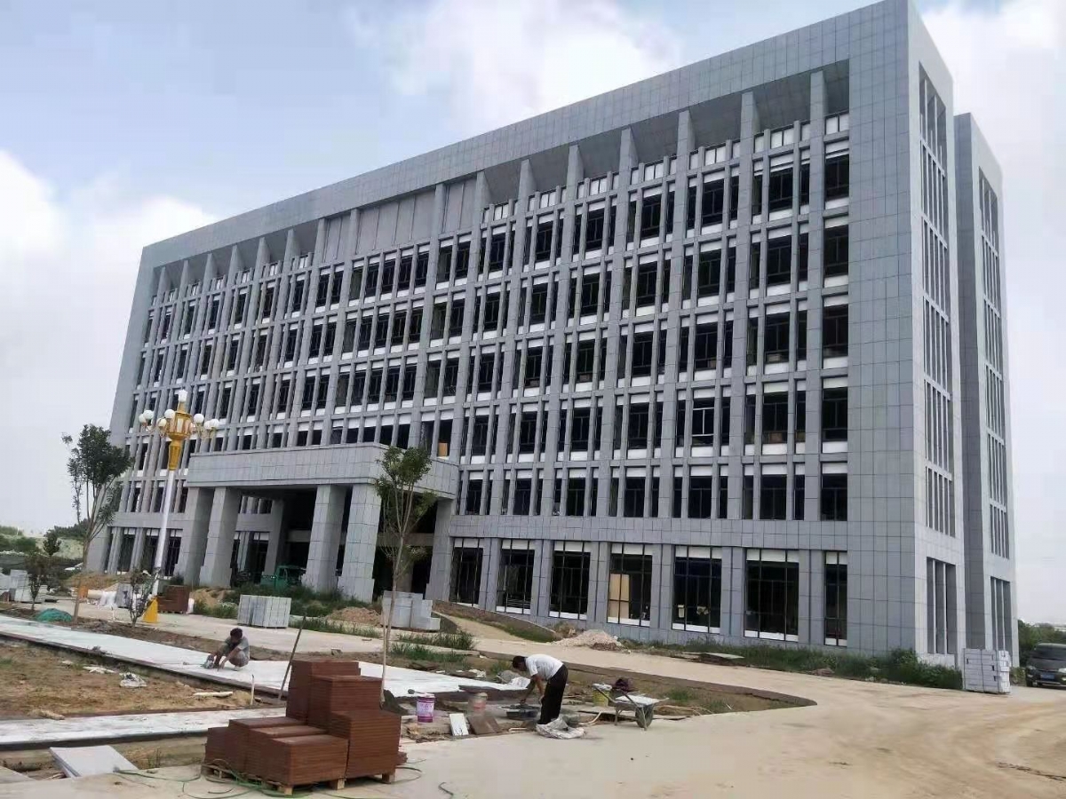 梁山新坐標書業(yè)辦公樓石材幕墻